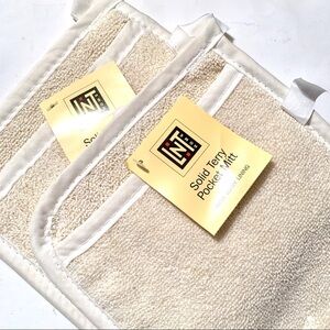 LINENS N THINGS Solid Terry Pocket Mitt x 2